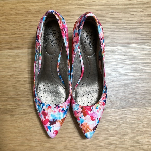 Life Stride Soft System Floral Heels - Picture 5 of 7